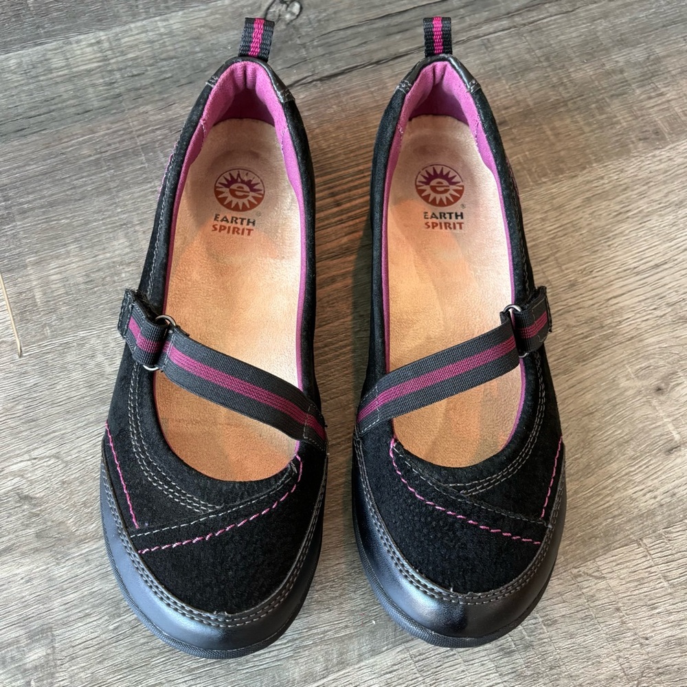 Earth Spirit Bobi Suede Ballet Flat Mary Jane’s, EUC